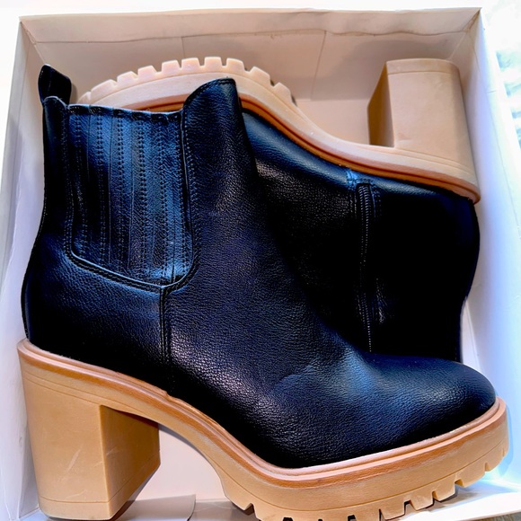 Dolce Vita Caster H20 Bootie - Picture 1 of 4